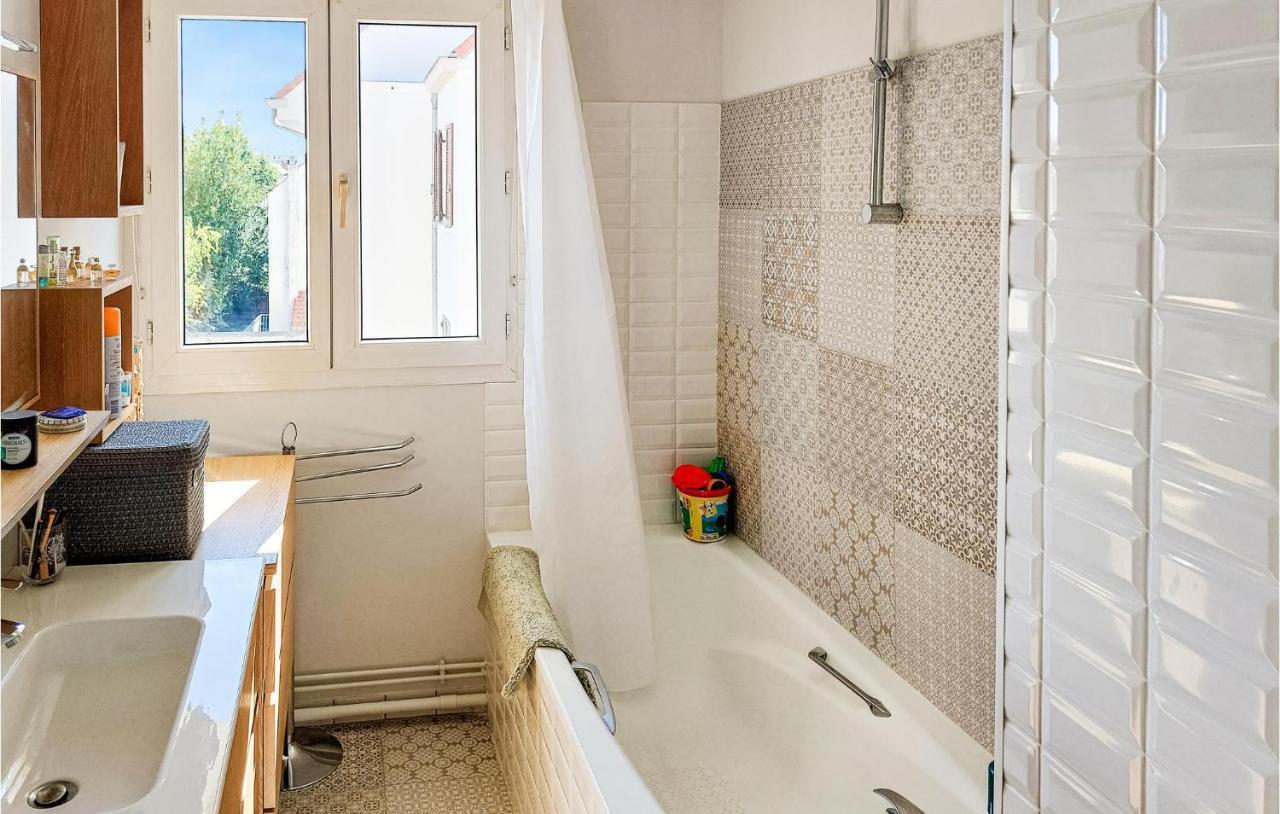 Awesome Apartment In Triel-Sur-Seine With Kitchen Екстериор снимка
